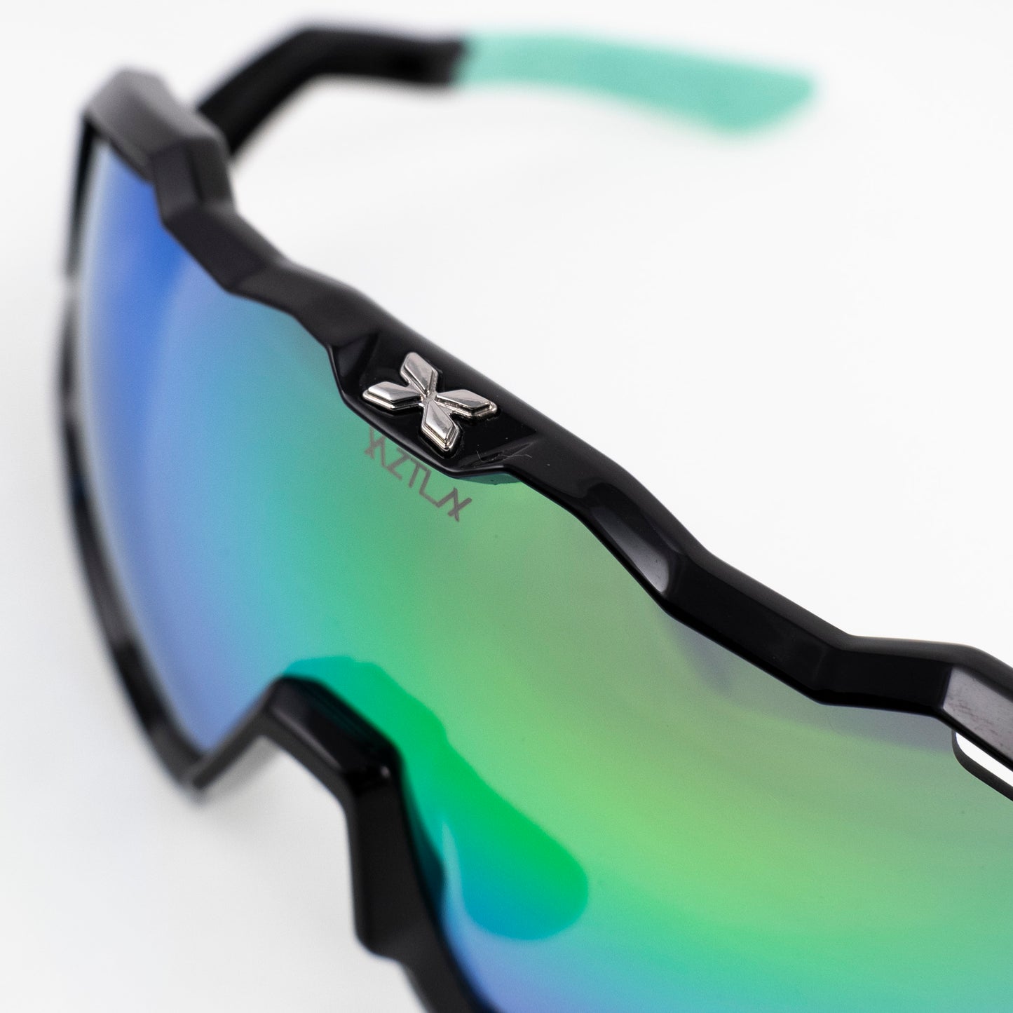 ザストラン MANTRA L GLOSSY BLACK