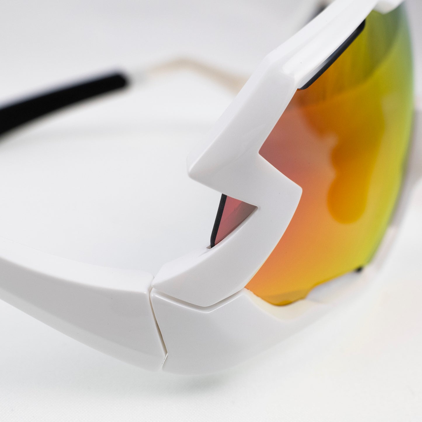 ザストラン MANTRA L GLOSSY WHITE