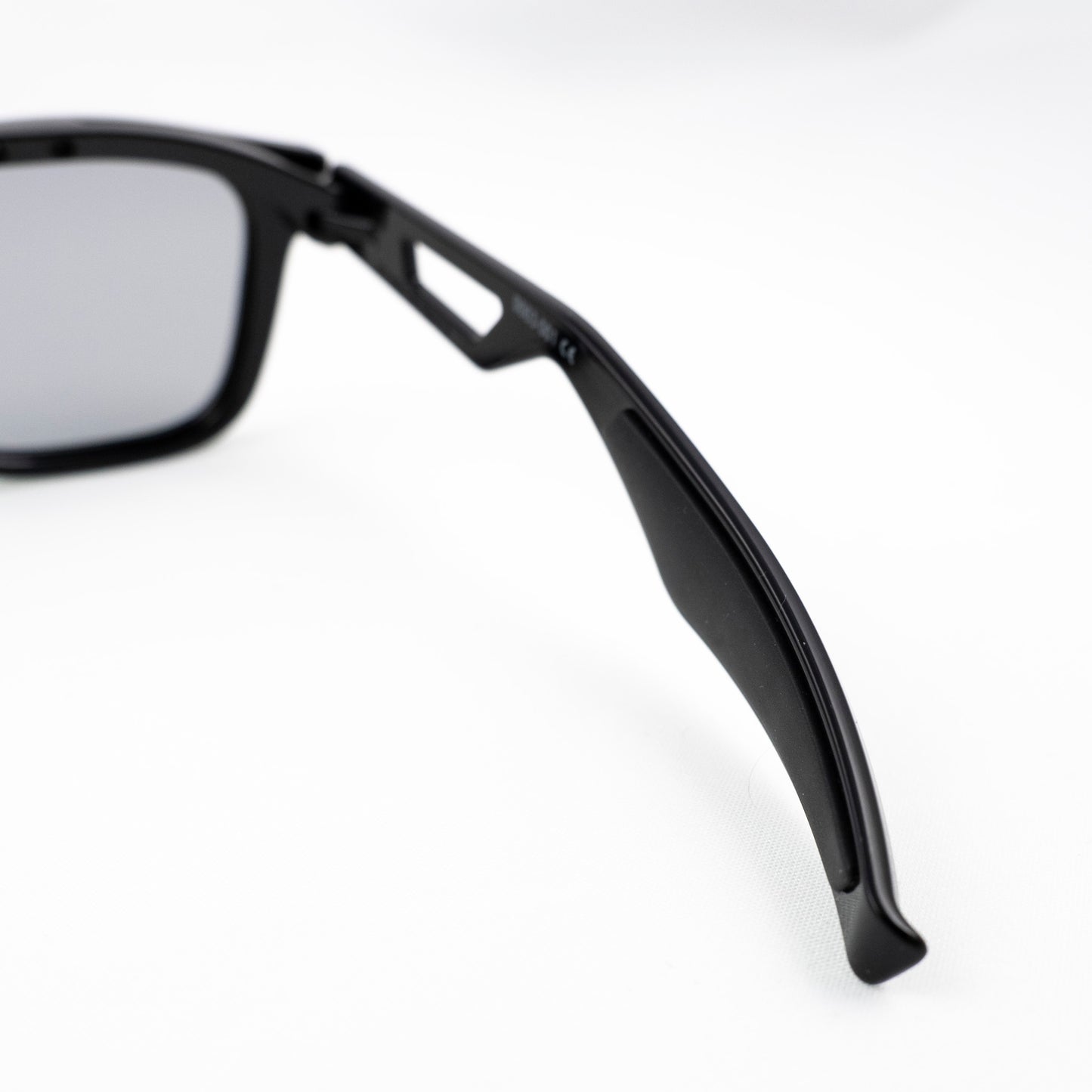 ザストラン CHEROKEE GLOSSY BLACK