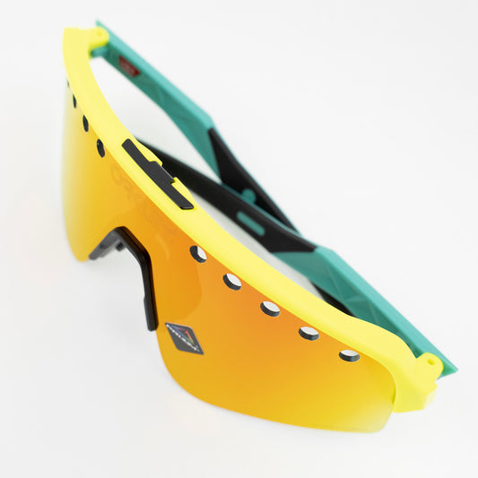 オークリー Sutro Lite Sweep OO9465-0639