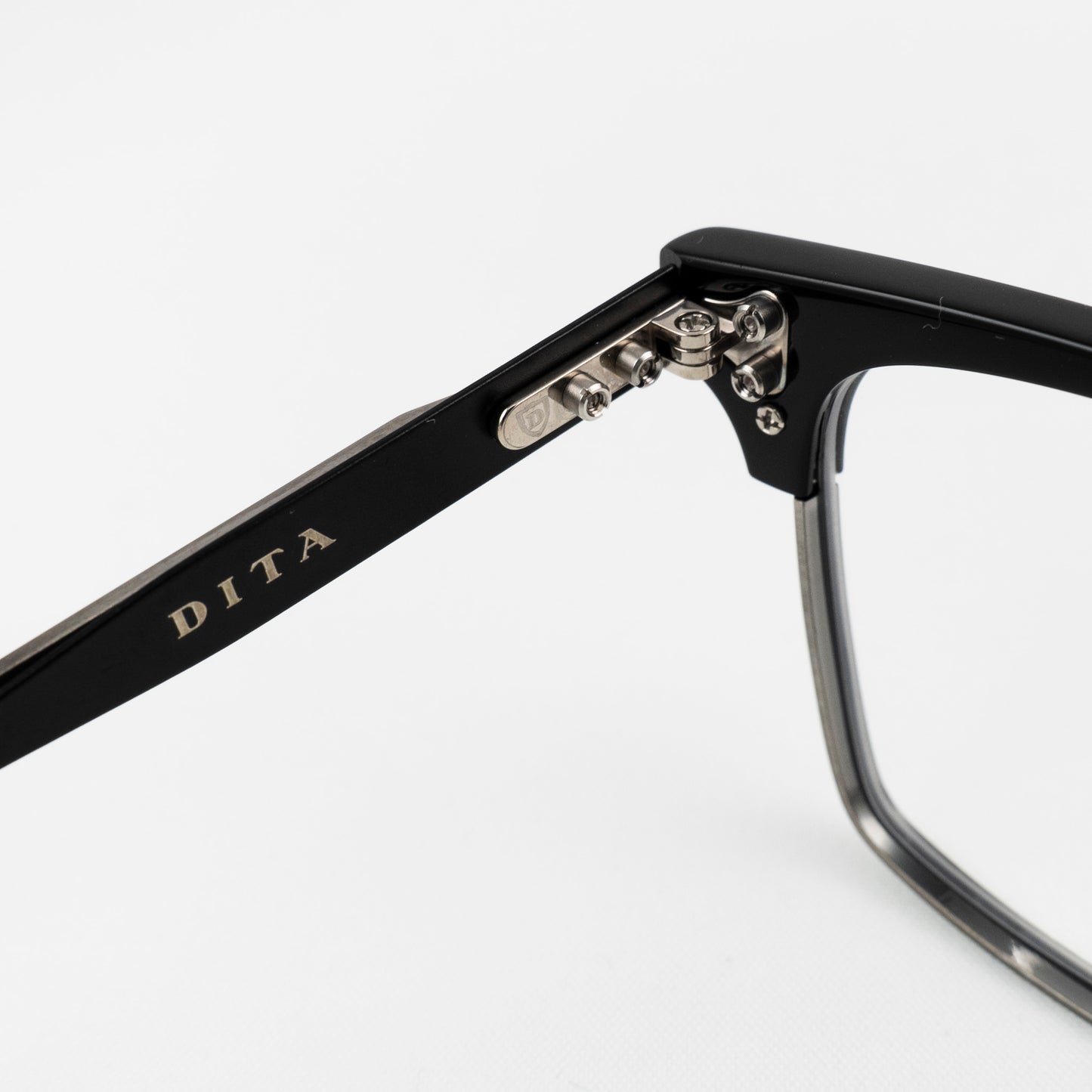 DITA STATESMAN SIX DTX132-55-01 BLK-SLV